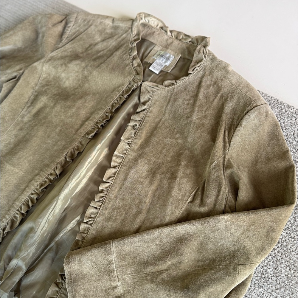 Chico’s Olive Green Genuine Suede Cropped Jacket with Ruffle Detail Large - Picture 10 of 11